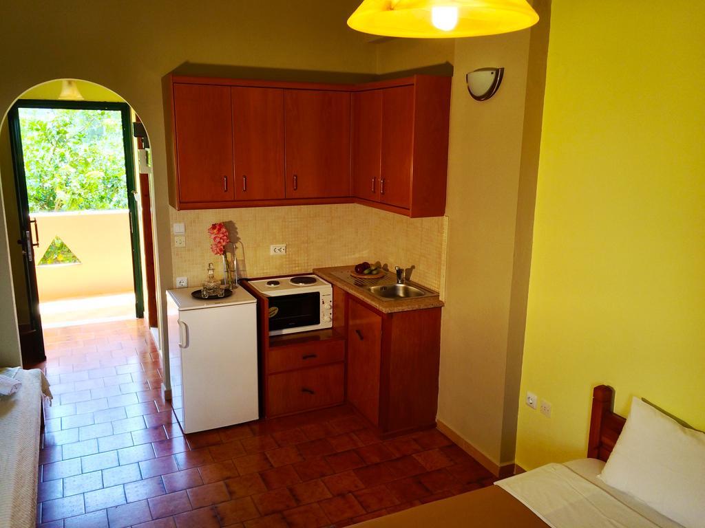 Chrissas Apartments Ретимно Экстерьер фото